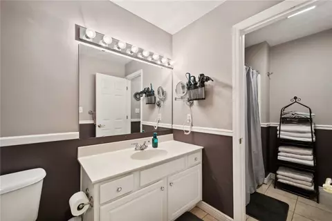 Bath - 560 Adele Dr, Irwin, PA 15642 photo 4 of 5