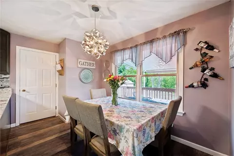 Dining - 560 Adele Dr, Irwin, PA 15642 photo 3 of 5