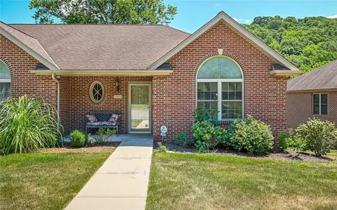 826 Village Dr, Pittsburgh, PA 15237
