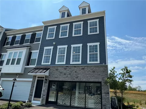 777 Olivia St, Crafton, PA 15205