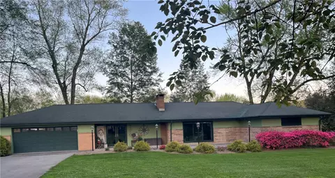 329 Wynnewood Dr, Butler, PA 16002