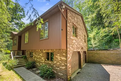 210 Arner Rd, Freeport, PA 16229