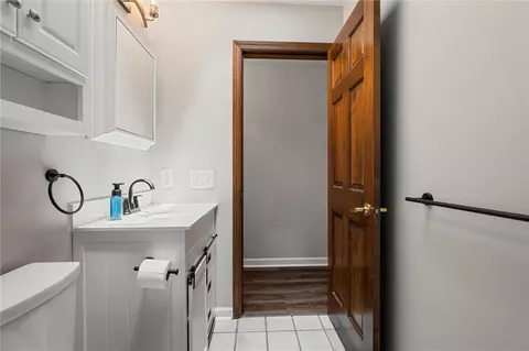 Bath - 210 Arner Rd, Freeport, PA 16229 photo 4 of 4