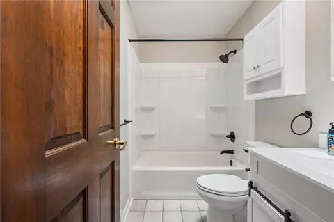 Bath - 210 Arner Rd, Freeport, PA 16229 photo 3 of 4