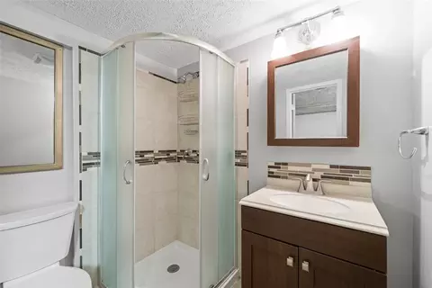 Bath - 35 Atlantic Ave, Manor, PA 15665 photo 1 of 2