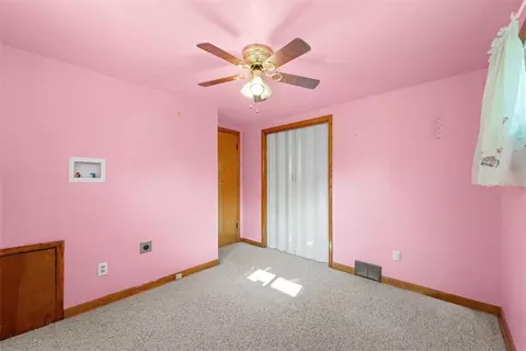 Bedroom - 35 Atlantic Ave, Manor, PA 15665 photo 5 of 5