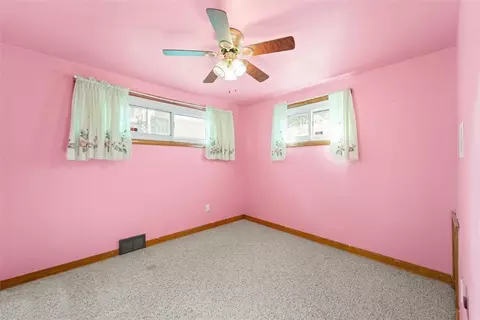 Bedroom - 35 Atlantic Ave, Manor, PA 15665 photo 4 of 5