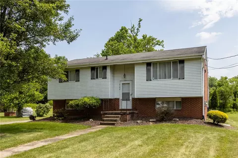 302 Mcclelland Rd, Finleyville, PA 15332