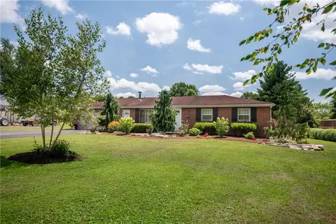 2238 Anchorage Rd, Sharpsville, PA 16150