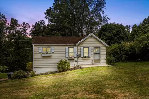 1075 Warrendale Bayne Rd, Wexford, PA 15090