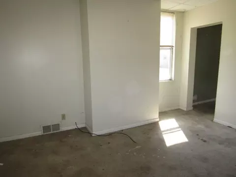 302 1st St, Clairton, PA 15025 photo 6