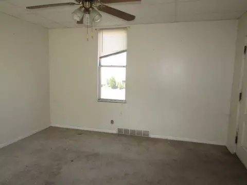 302 1st St, Clairton, PA 15025 photo 7