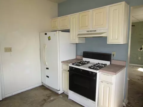 302 1st St, Clairton, PA 15025 photo 14