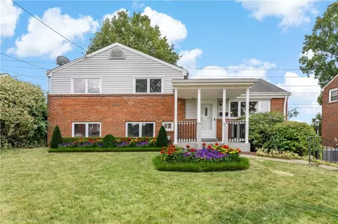 215 Spartan Dr, Monroeville, PA 15146