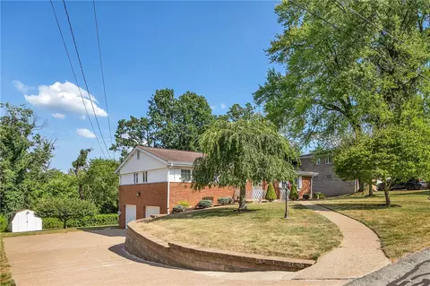 3499 Macarthur Dr, Murrysville, PA 15668