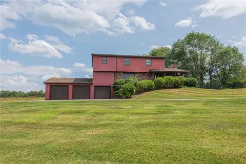 1453 Airport Rd, Vandergrift, PA 15690