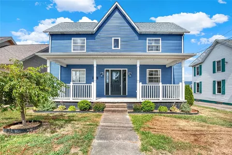 31 Liberty St, Smithfield, PA 15478