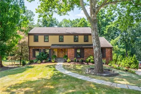3363 Brookdale Dr, Pittsburgh, PA 15241