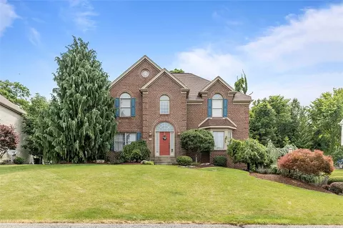 236 Village Dr, Canonsburg, PA 15317