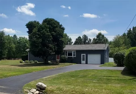 4030 Lamor Rd, Hermitage, PA 16148