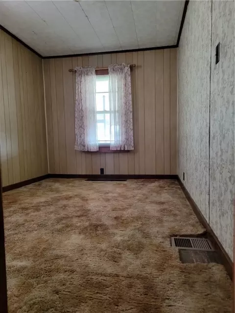Bedroom - 115 Front St, Chicora, PA 16025 photo 2 of 2