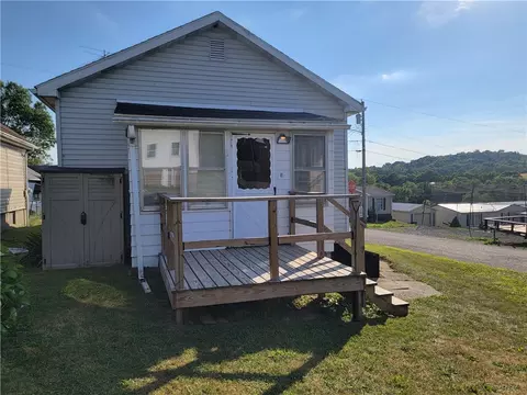 Exterior - 115 Front St, Chicora, PA 16025 photo 2 of 3