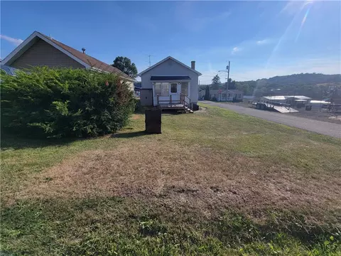 Exterior - 115 Front St, Chicora, PA 16025 photo 1 of 3