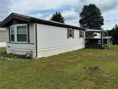 6 Holly Hill Dr, Freedom, PA 15042
