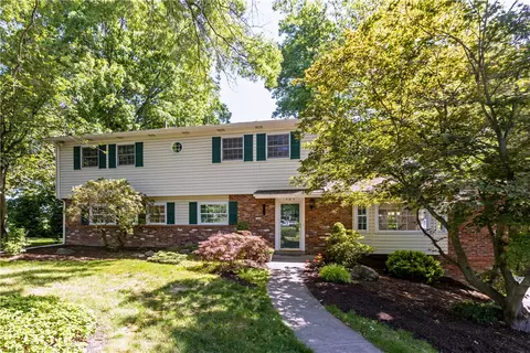 127 Highland Dr, Mcmurray, PA 15317