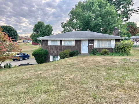 71 Green St, Houston, PA 15342