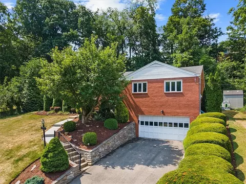 321 Clair Dr, Pittsburgh, PA 15241