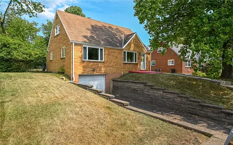 2810 Clearview Dr, Glenshaw, PA 15116