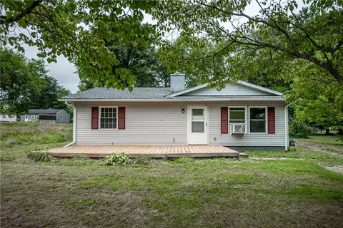 411 Thornhill Dr, New Castle, PA 16101