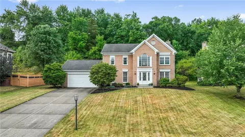 208 Scotch Pine Ct, Gibsonia, PA 15044