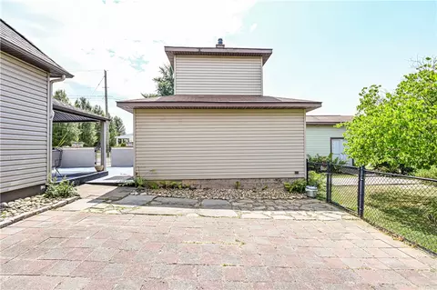209 Holly Pl, Mount Pleasant, PA 15666 photo 12