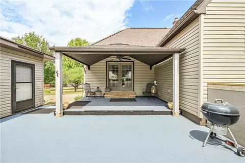209 Holly Pl, Mount Pleasant, PA 15666 photo 8
