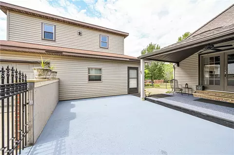 209 Holly Pl, Mount Pleasant, PA 15666 photo 7