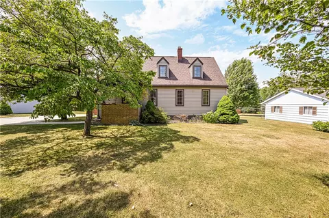 209 Holly Pl, Mount Pleasant, PA 15666 photo 5