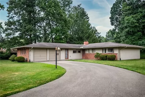485 Richmond Dr, Hermitage, PA 16148