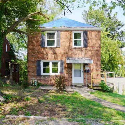 3229 Circle Dr, Pittsburgh, PA 15227