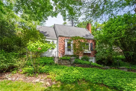 104 Woodsdale Rd, Pittsburgh, PA 15237