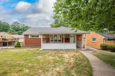 5 Carol Pl, Pittsburgh, PA 15220