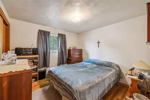 Bedroom - 111 Sheffield Dr, Irwin, PA 15642 photo 3 of 7