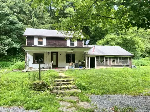 4518 Hollow Rd, New Castle, PA 16101