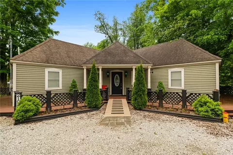 21032 Us Hwy 6 19, Saegertown, PA 16433