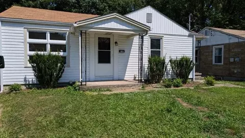 139 Carroll St, Aliquippa, PA 15001
