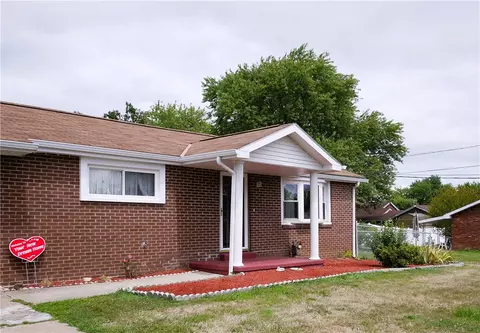 1005 Locust Dr, Monaca, PA 15061