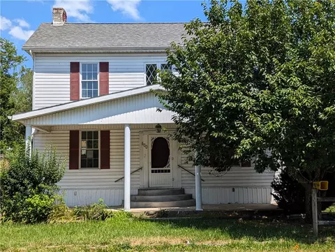 600 Bell St, Fairbank, PA 15435