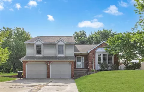 118 Center Dr, Beaver, PA 15009