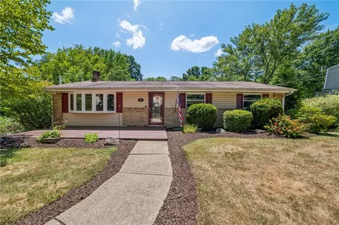 609 Greenspring Dr, Gibsonia, PA 15044